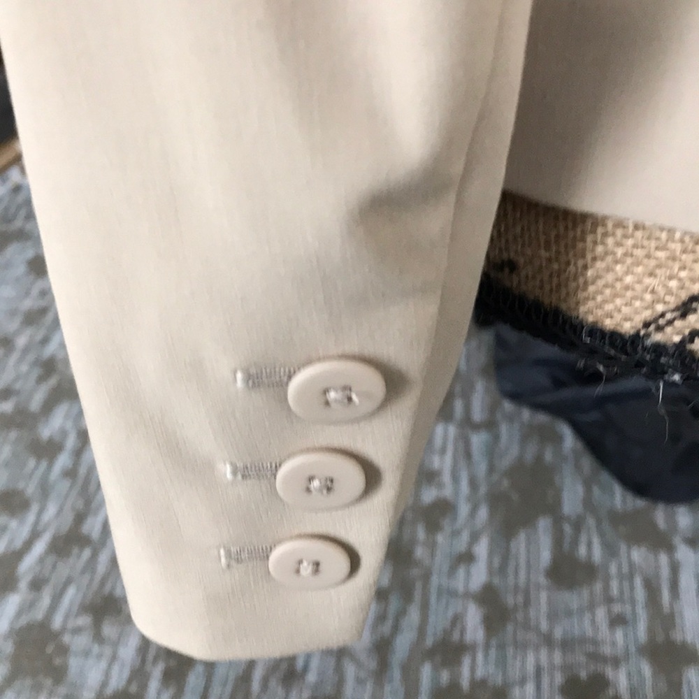 Nwot Fully Lined Tan Single Button Blazer - image 4
